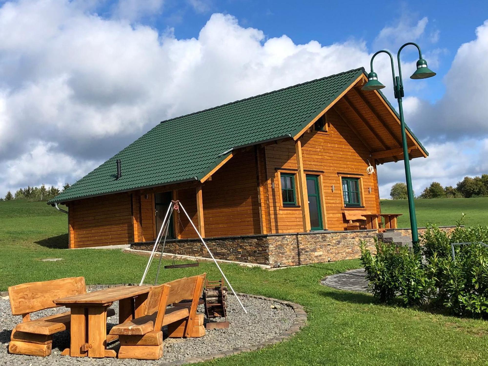 Holzhaus Onkel Fritz Mit Sauna Und Whirlwanne Esch  Exterior photo